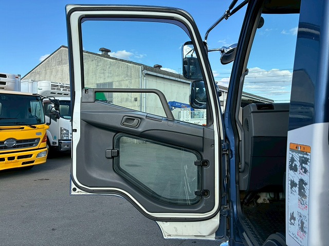 2159 QKG-FK72FZ 保証対象車両 車検付 令和8年12月迄 H27 三菱ふそう 増トンファイター コンクリートミキサー車 新明和工業 6.3立米 ショートキャブ/ベッドレス 240馬力 6速 MT マニュアル 8トン積載 8t 15t 中型 増トン コンクリ作業車(78枚目)