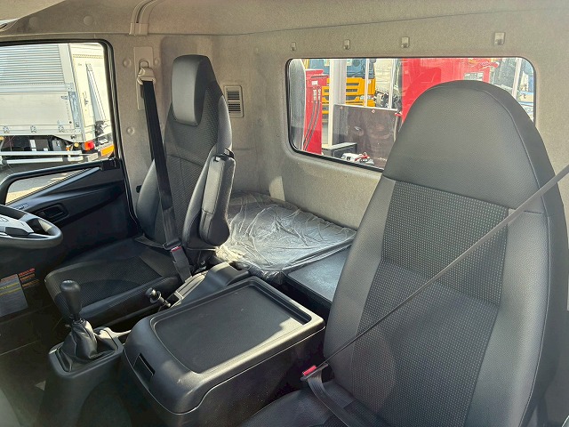 K-2148 2KG-FK62FZ 保証対象車両 R5 三菱ふそう 増トンファイター 4段セルフクレーン フルキャブ/ベッド付き 古河ユニック UNIC ラジコン フックイン ハイジャッキ ロングジャッキ アルミブロック 240馬力 6速 MT マニュアル 7.5t 14t 中型 大型 回送車 重機運搬車(79枚目)