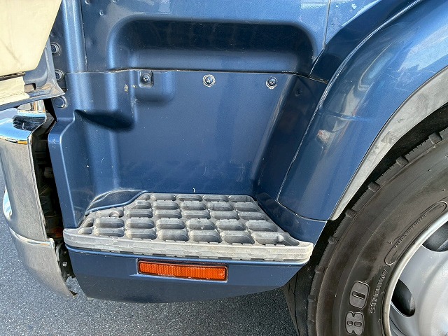 2159 QKG-FK72FZ 保証対象車両 車検付 令和8年12月迄 H27 三菱ふそう 増トンファイター コンクリートミキサー車 新明和工業 6.3立米 ショートキャブ/ベッドレス 240馬力 6速 MT マニュアル 8トン積載 8t 15t 中型 増トン コンクリ作業車(79枚目)