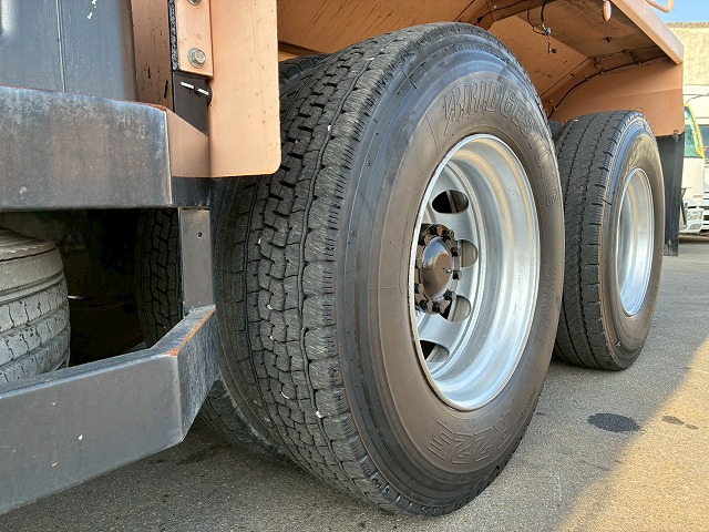 2119 8.7立米 電動ホッパー 330馬力 7速MT コンクリ作業車　☆雨天のなかご成約いただきました☆　東京都（79枚目）