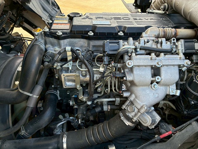 2159 QKG-FK72FZ 保証対象車両 車検付 令和8年12月迄 H27 三菱ふそう 増トンファイター コンクリートミキサー車 新明和工業 6.3立米 ショートキャブ/ベッドレス 240馬力 6速 MT マニュアル 8トン積載 8t 15t 中型 増トン コンクリ作業車(80枚目)