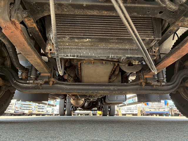 2179 TKG-FRR90T2  車検付 令和8年10月迄 H27 いすゞ フォワード アルミウイング フルキャブ/ベッド付き 6200 フルワイド 後輪エアサス 日本フルハーフ 240馬力 6速マニュアル MT 4t 8t 中型 バン 箱車（81枚目）