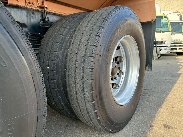 2119 8.7立米 電動ホッパー 330馬力 7速MT コンクリ作業車　☆雨天のなかご成約いただきました☆　東京都（80枚目）