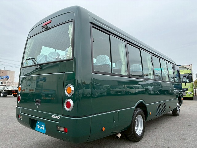 K-2172 2RG-BG740G R4 三菱ふそう ローザ マイクロバス 4×4 四輪駆動 フルタイム 4WD 28人 リクライニング 自動扉 自動ステップ オートスイングドア リアトランク ボトルクーラー デュオニック AT セミオートマ 小型 中型 送迎バス 観光バス(8枚目)