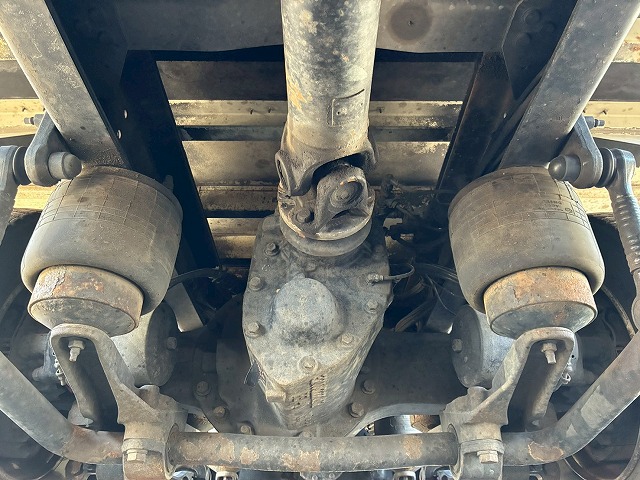 2122 2PG-CG5CA  H29 UDトラックス クオン アルミウイング ハイルーフ 8×4 4軸低床2デフ 後輪エアサス 日本トレクス エスコットⅥ AT 390馬力 10t 25t 大型 バン 箱車（81枚目）