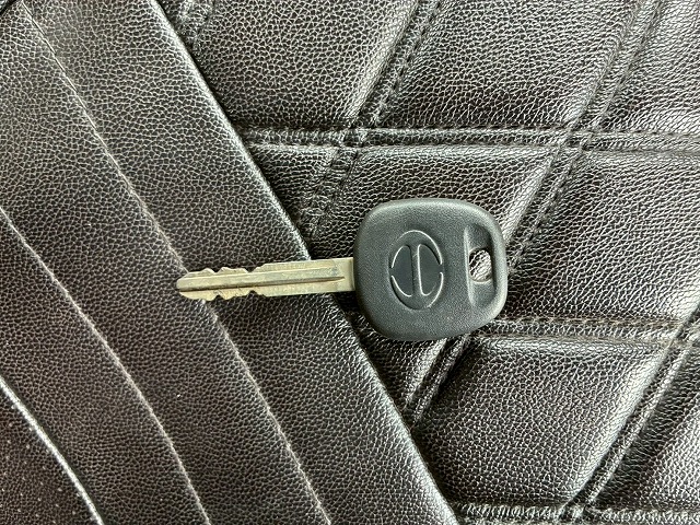 K-2111 2DG-SS1EKGG  検切れナンバー付き H30 日野 プロフィア トラクターヘッド ワンオーナー ハイルーフ 6×4 3軸2デフ 後輪エアサス 永久磁石式リターダ 450馬力 7速MT マニュアル 10t 53t 大型 牽引 2デフヘッド ダブルデフ（82枚目）