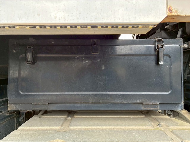 2099 2PG-CW5AL  ★車検付！令和9年2月迄★ワンオーナー！★ ◆6×4！3軸2デフ◆永久磁石式リターダ！◆  ◎カスタム仕様！◎新明和製・額縁アオリ！◎　成約！島根県（81枚目）