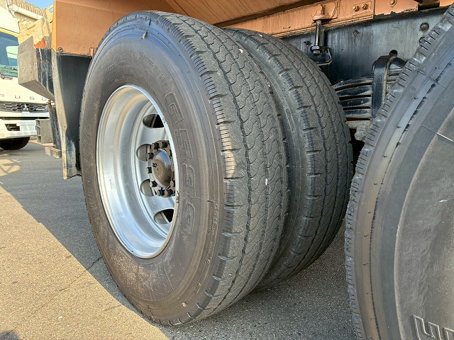 2119 8.7立米 電動ホッパー 330馬力 7速MT コンクリ作業車　☆雨天のなかご成約いただきました☆　東京都（81枚目）