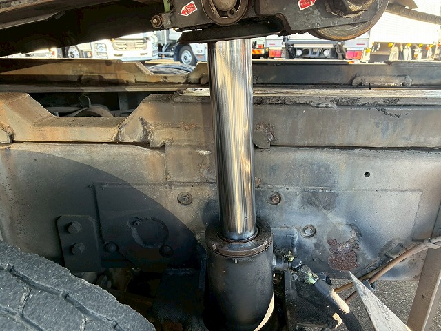 2102 KL-CG55K  車検付 令和8年8月迄 H16 日産ディーゼル UDトラックス ビッグサム セーフティローダー 8×4 4軸低床2デフ リーフサスペンション 花見台 ウインチ ラジコン 400馬力 RH8 V8型 生エンジン 7速 MT マニュアル 10t 25t 大型 セルフ 重機運搬車 回送車（85枚目）