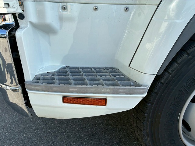 K-2148 2KG-FK62FZ 保証対象車両 R5 三菱ふそう 増トンファイター 4段セルフクレーン フルキャブ/ベッド付き 古河ユニック UNIC ラジコン フックイン ハイジャッキ ロングジャッキ アルミブロック 240馬力 6速 MT マニュアル 7.5t 14t 中型 大型 回送車 重機運搬車(88枚目)