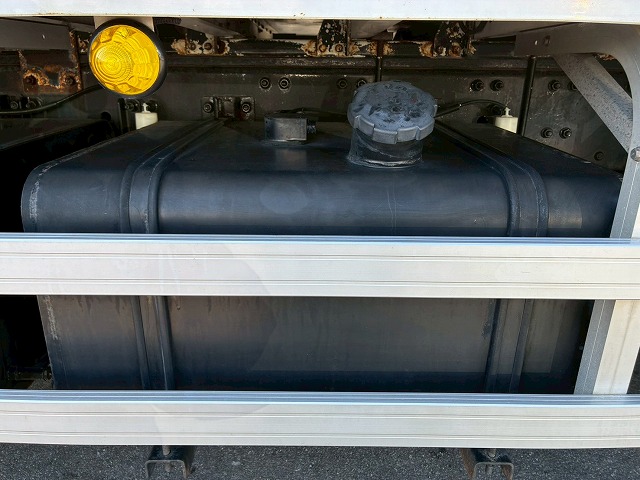 2122 2PG-CG5CA  H29 UDトラックス クオン アルミウイング ハイルーフ 8×4 4軸低床2デフ 後輪エアサス 日本トレクス エスコットⅥ AT 390馬力 10t 25t 大型 バン 箱車（88枚目）