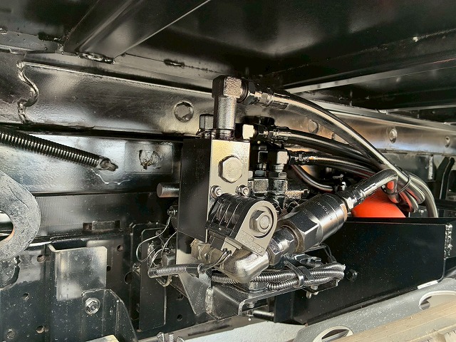 2101 ローダーダンプ 3.6トン積載 155馬力 スライドダンプ 重機運搬車　☆桜の蕾が小さい頃にご成約いただきました☆　静岡県（88枚目）