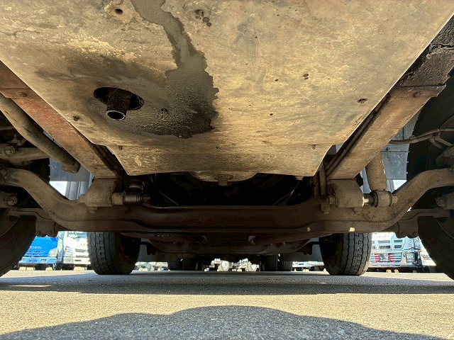 2102 KL-CG55K  車検付 令和8年8月迄 H16 日産ディーゼル UDトラックス ビッグサム セーフティローダー 8×4 4軸低床2デフ リーフサスペンション 花見台 ウインチ ラジコン 400馬力 RH8 V8型 生エンジン 7速 MT マニュアル 10t 25t 大型 セルフ 重機運搬車 回送車（90枚目）