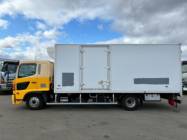 2146 TKG-FD7JKAG  H24 日野 レンジャー 冷蔵冷凍車 フルキャブ/ベッド付き 後輪エアサス 東芝 TOSHIBAキャリア -30℃低温設定 スタンバイ装置 キーストンフロア ジョロダーレール 6速 MT マニュアル 4t 8t 中型 冷凍バン チルド（10枚目）