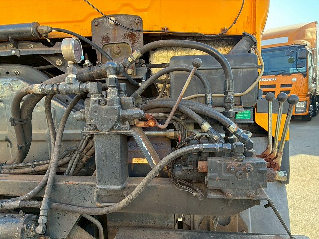 2102 KL-CG55K  車検付 令和8年8月迄 H16 日産ディーゼル UDトラックス ビッグサム セーフティローダー 8×4 4軸低床2デフ リーフサスペンション 花見台 ウインチ ラジコン 400馬力 RH8 V8型 生エンジン 7速 MT マニュアル 10t 25t 大型 セルフ 重機運搬車 回送車（91枚目）