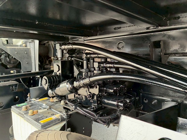 2101 ローダーダンプ 3.6トン積載 155馬力 スライドダンプ 重機運搬車　☆桜の蕾が小さい頃にご成約いただきました☆　静岡県（89枚目）