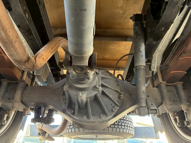 2133 2RG-NMR88R 保証対象車両 R3 いすゞ エルフ 4段クレーン ハイキャブ ショート 10尺ボディ 3トン積載 古河ユニック UNIC ラジコン フックイン 150馬力 6速 MT マニュアル 3t 7t 小型 ユニック車 カーゴクレーン(93枚目)