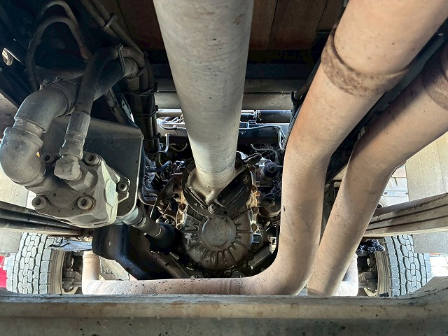 2102 KL-CG55K  車検付 令和8年8月迄 H16 日産ディーゼル UDトラックス ビッグサム セーフティローダー 8×4 4軸低床2デフ リーフサスペンション 花見台 ウインチ ラジコン 400馬力 RH8 V8型 生エンジン 7速 MT マニュアル 10t 25t 大型 セルフ 重機運搬車 回送車（95枚目）