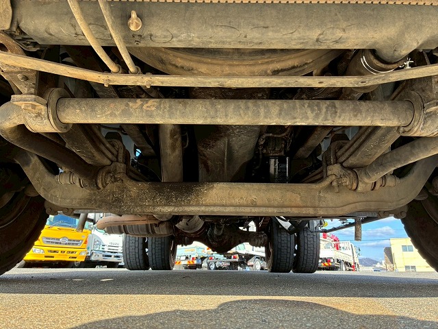 2159 QKG-FK72FZ 保証対象車両 車検付 令和8年12月迄 H27 三菱ふそう 増トンファイター コンクリートミキサー車 新明和工業 6.3立米 ショートキャブ/ベッドレス 240馬力 6速 MT マニュアル 8トン積載 8t 15t 中型 増トン コンクリ作業車(95枚目)