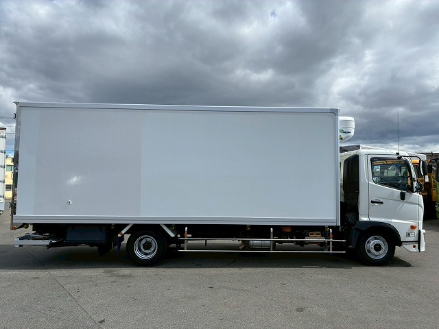 2185 2KG-FC2ABG  R2 日野 レンジャー 冷蔵冷凍車 PG 格納式パワーゲート ショートキャブ／ベッドレス 6200 フルワイド 後輪エアサス 東プレ -30℃低温設定 R452A 左サイド扉 210馬力 6速MT マニュアル 4t 8t 中型 冷凍バン 箱車（12枚目）