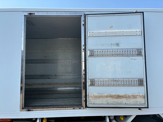 2187 TKG-FC9JKAA  H26 日野 レンジャー 冷蔵冷凍車 PG ショートキャブ／ベッドレス 格納式パワーゲート 東プレ -30℃低温設定 R404A ジョロダーレール キーストン 左サイド扉 210馬力 6速MT マニュアル 4t 8t 中型 冷凍バン（23枚目）