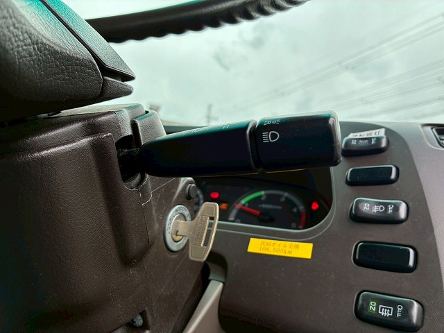 2182 TPG-BE640E H30 三菱ふそう ローザ マイクロバス 乗車定員 25人 折戸式自動扉 リアトランク 175馬力 デュオニック AT セミオートマ 小型 中型 送迎バス 観光バス(25枚目)