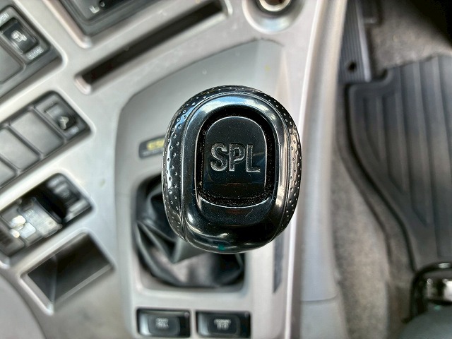 2186 QKG-GK6XAB H30  UDトラックス クオン トラクターヘッド ハイルーフ 第5輪荷重 11.5トン 11500kg 後輪エアサス B尺 450馬力 エスコットⅤ AT セミオートマ 10t 46t 大型 牽引 1デフ シングルヘッド（25枚目）