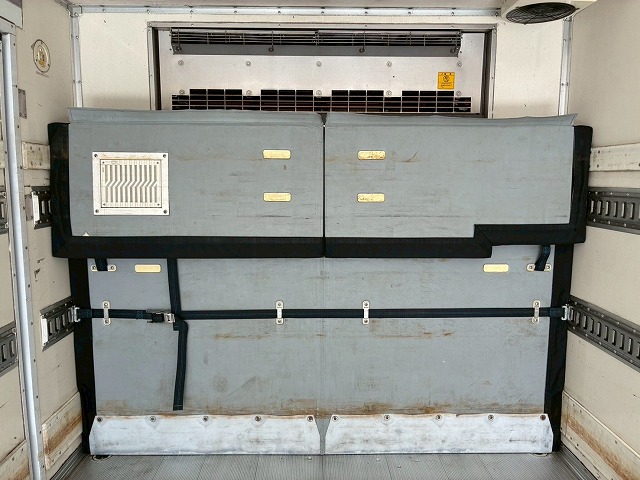 2185 2KG-FC2ABG  R2 日野 レンジャー 冷蔵冷凍車 PG 格納式パワーゲート ショートキャブ／ベッドレス 6200 フルワイド 後輪エアサス 東プレ -30℃低温設定 R452A 左サイド扉 210馬力 6速MT マニュアル 4t 8t 中型 冷凍バン 箱車（26枚目）