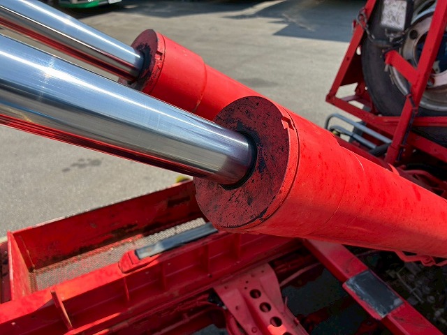 2184 2KG-FC2ABA  車検付 令和8年10月迄 R1 日野 レンジャー 脱着装置付コンテナ専用車 新明和工業 アームロール ツインホイスト リアジャッキ 210馬力 6速MT マニュアル 4t 8t 中型 特装車（28枚目）