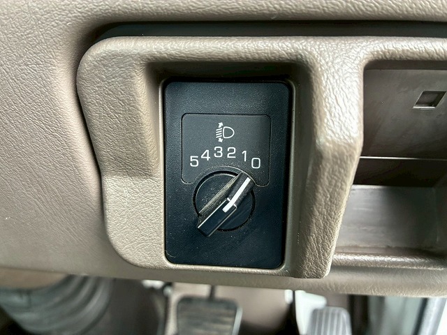 2182 TPG-BE640E H30 三菱ふそう ローザ マイクロバス 乗車定員 25人 折戸式自動扉 リアトランク 175馬力 デュオニック AT セミオートマ 小型 中型 送迎バス 観光バス(30枚目)