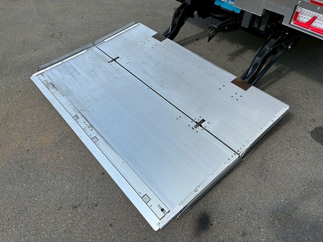 2185 2KG-FC2ABG  R2 日野 レンジャー 冷蔵冷凍車 PG 格納式パワーゲート ショートキャブ／ベッドレス 6200 フルワイド 後輪エアサス 東プレ -30℃低温設定 R452A 左サイド扉 210馬力 6速MT マニュアル 4t 8t 中型 冷凍バン 箱車（32枚目）