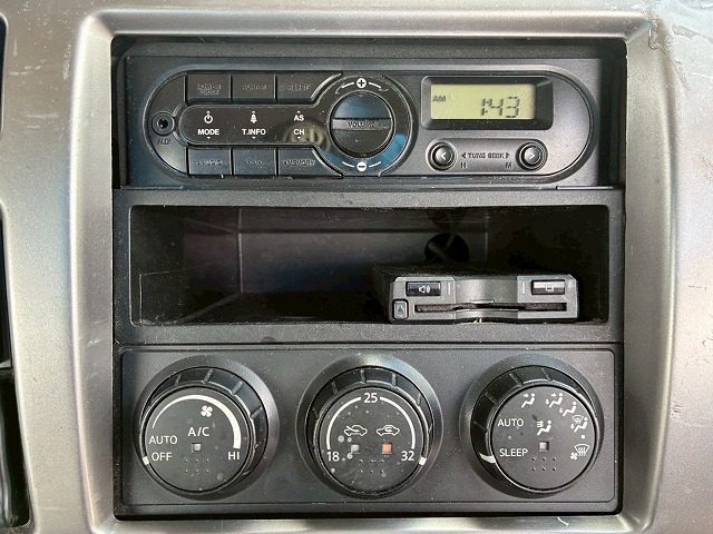 2186 QKG-GK6XAB H30  UDトラックス クオン トラクターヘッド ハイルーフ 第5輪荷重 11.5トン 11500kg 後輪エアサス B尺 450馬力 エスコットⅤ AT セミオートマ 10t 46t 大型 牽引 1デフ シングルヘッド（32枚目）