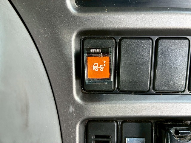 2186 QKG-GK6XAB H30  UDトラックス クオン トラクターヘッド ハイルーフ 第5輪荷重 11.5トン 11500kg 後輪エアサス B尺 450馬力 エスコットⅤ AT セミオートマ 10t 46t 大型 牽引 1デフ シングルヘッド（39枚目）