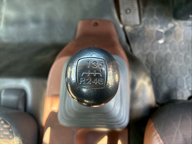 2184 2KG-FC2ABA  車検付 令和8年10月迄 R1 日野 レンジャー 脱着装置付コンテナ専用車 新明和工業 アームロール ツインホイスト リアジャッキ 210馬力 6速MT マニュアル 4t 8t 中型 特装車（40枚目）