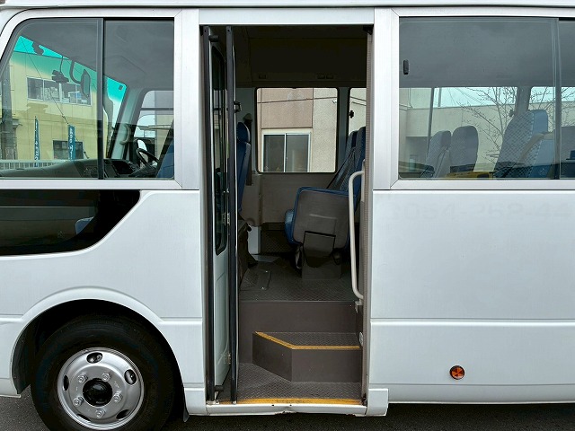 2182 TPG-BE640E H30 三菱ふそう ローザ マイクロバス 乗車定員 25人 折戸式自動扉 リアトランク 175馬力 デュオニック AT セミオートマ 小型 中型 送迎バス 観光バス(42枚目)