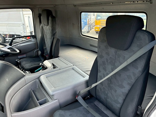 2186 QKG-GK6XAB H30  UDトラックス クオン トラクターヘッド ハイルーフ 第5輪荷重 11.5トン 11500kg 後輪エアサス B尺 450馬力 エスコットⅤ AT セミオートマ 10t 46t 大型 牽引 1デフ シングルヘッド（45枚目）