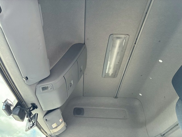 2186 QKG-GK6XAB H30  UDトラックス クオン トラクターヘッド ハイルーフ 第5輪荷重 11.5トン 11500kg 後輪エアサス B尺 450馬力 エスコットⅤ AT セミオートマ 10t 46t 大型 牽引 1デフ シングルヘッド（47枚目）