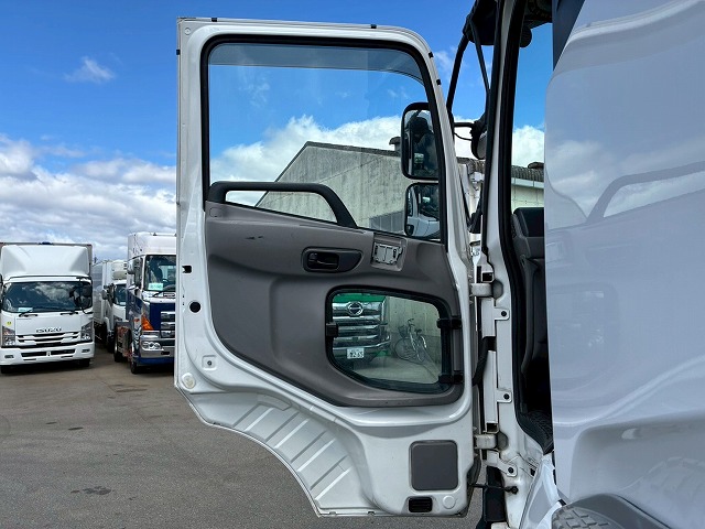 2186 QKG-GK6XAB H30  UDトラックス クオン トラクターヘッド ハイルーフ 第5輪荷重 11.5トン 11500kg 後輪エアサス B尺 450馬力 エスコットⅤ AT セミオートマ 10t 46t 大型 牽引 1デフ シングルヘッド（52枚目）