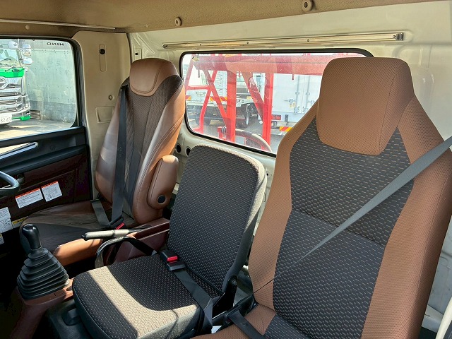 2184 2KG-FC2ABA  車検付 令和8年10月迄 R1 日野 レンジャー 脱着装置付コンテナ専用車 新明和工業 アームロール ツインホイスト リアジャッキ 210馬力 6速MT マニュアル 4t 8t 中型 特装車（55枚目）