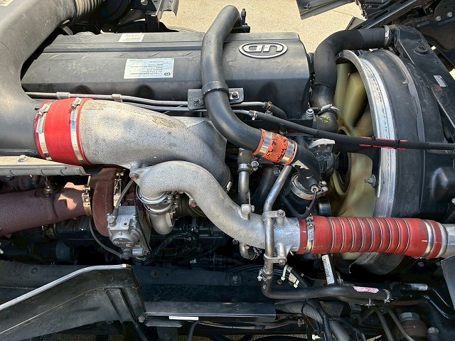 2186 QKG-GK6XAB H30  UDトラックス クオン トラクターヘッド ハイルーフ 第5輪荷重 11.5トン 11500kg 後輪エアサス B尺 450馬力 エスコットⅤ AT セミオートマ 10t 46t 大型 牽引 1デフ シングルヘッド（55枚目）