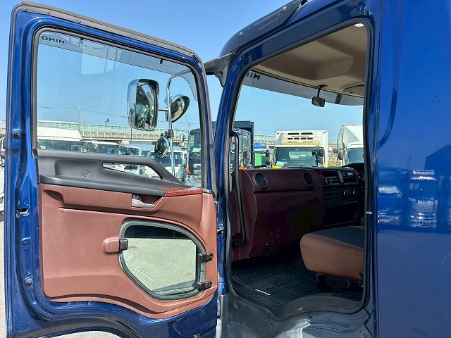 2184 2KG-FC2ABA  車検付 令和8年10月迄 R1 日野 レンジャー 脱着装置付コンテナ専用車 新明和工業 アームロール ツインホイスト リアジャッキ 210馬力 6速MT マニュアル 4t 8t 中型 特装車（60枚目）