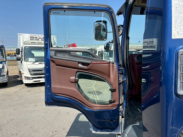 2184 2KG-FC2ABA  車検付 令和8年10月迄 R1 日野 レンジャー 脱着装置付コンテナ専用車 新明和工業 アームロール ツインホイスト リアジャッキ 210馬力 6速MT マニュアル 4t 8t 中型 特装車（61枚目）