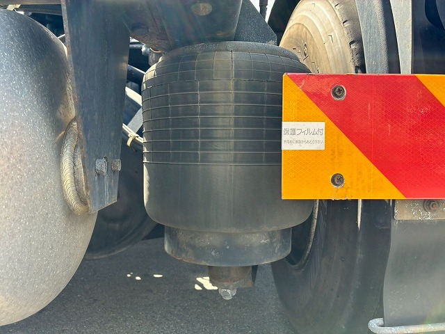 2186 QKG-GK6XAB H30  UDトラックス クオン トラクターヘッド ハイルーフ 第5輪荷重 11.5トン 11500kg 後輪エアサス B尺 450馬力 エスコットⅤ AT セミオートマ 10t 46t 大型 牽引 1デフ シングルヘッド（63枚目）