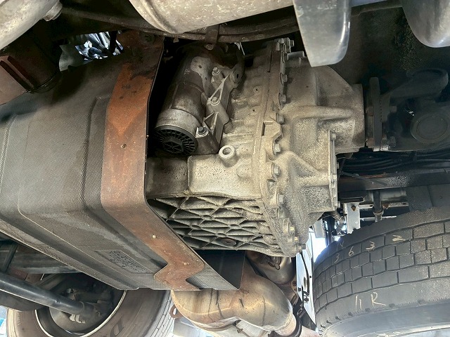 2186 QKG-GK6XAB H30  UDトラックス クオン トラクターヘッド ハイルーフ 第5輪荷重 11.5トン 11500kg 後輪エアサス B尺 450馬力 エスコットⅤ AT セミオートマ 10t 46t 大型 牽引 1デフ シングルヘッド（67枚目）