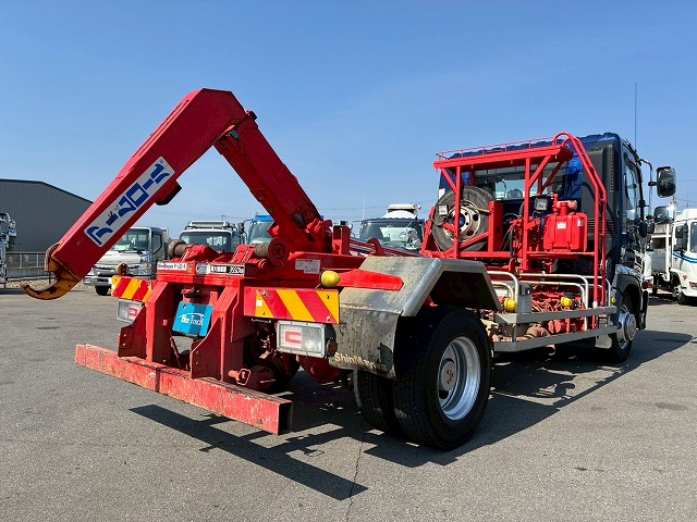 2184 2KG-FC2ABA  車検付 令和8年10月迄 R1 日野 レンジャー 脱着装置付コンテナ専用車 新明和工業 アームロール ツインホイスト リアジャッキ 210馬力 6速MT マニュアル 4t 8t 中型 特装車（9枚目）